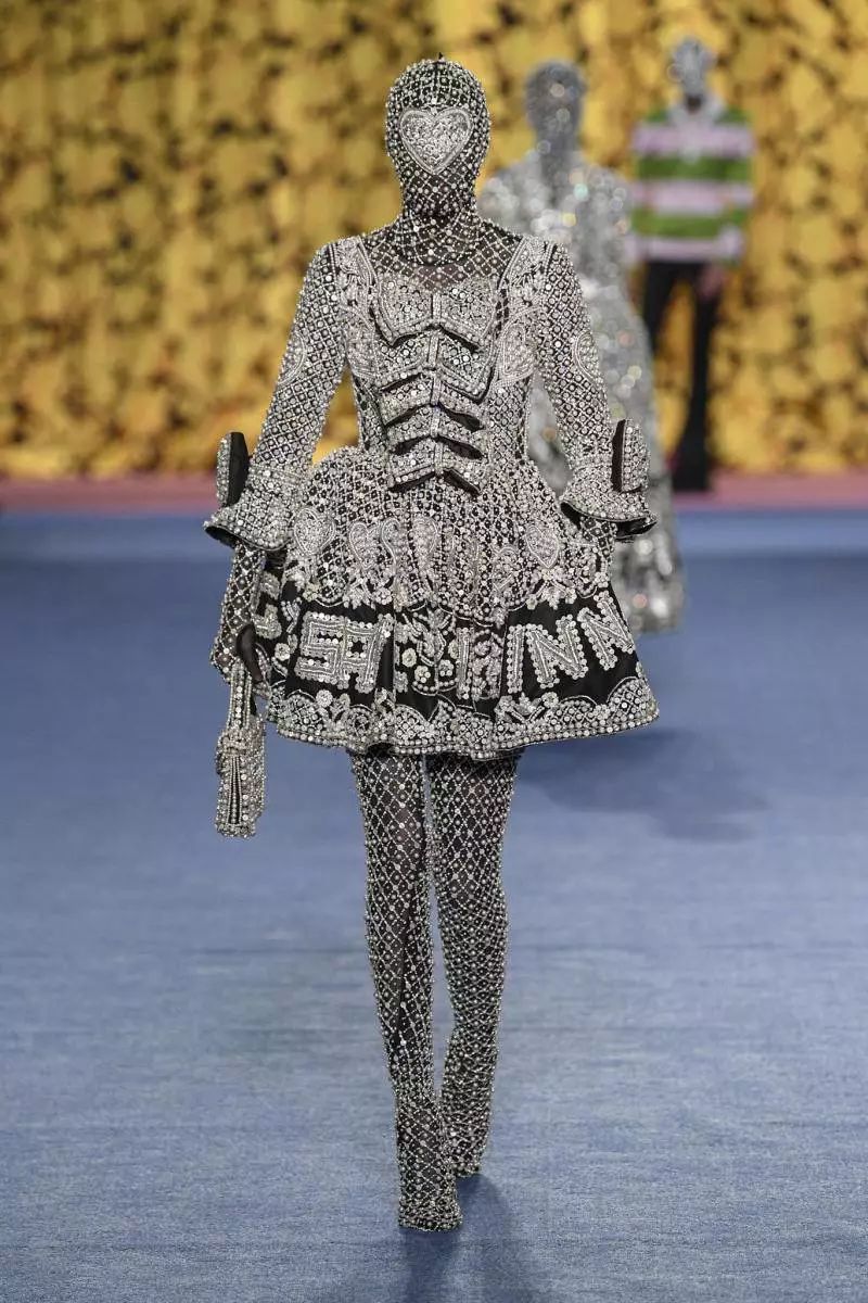 波司登羽绒时装周,波司登伦敦时装周中国红