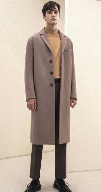 大衣搭卫衣南柱赫,南柱赫灰色帽衫