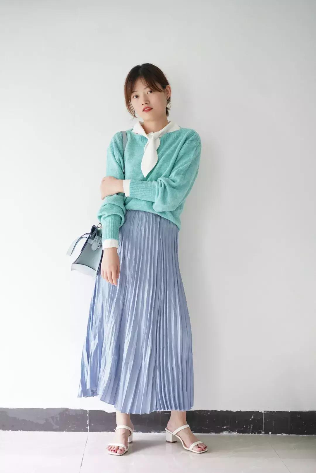 买回来的压箱底衣服,压箱底的旧衣服这样穿一秒变时髦