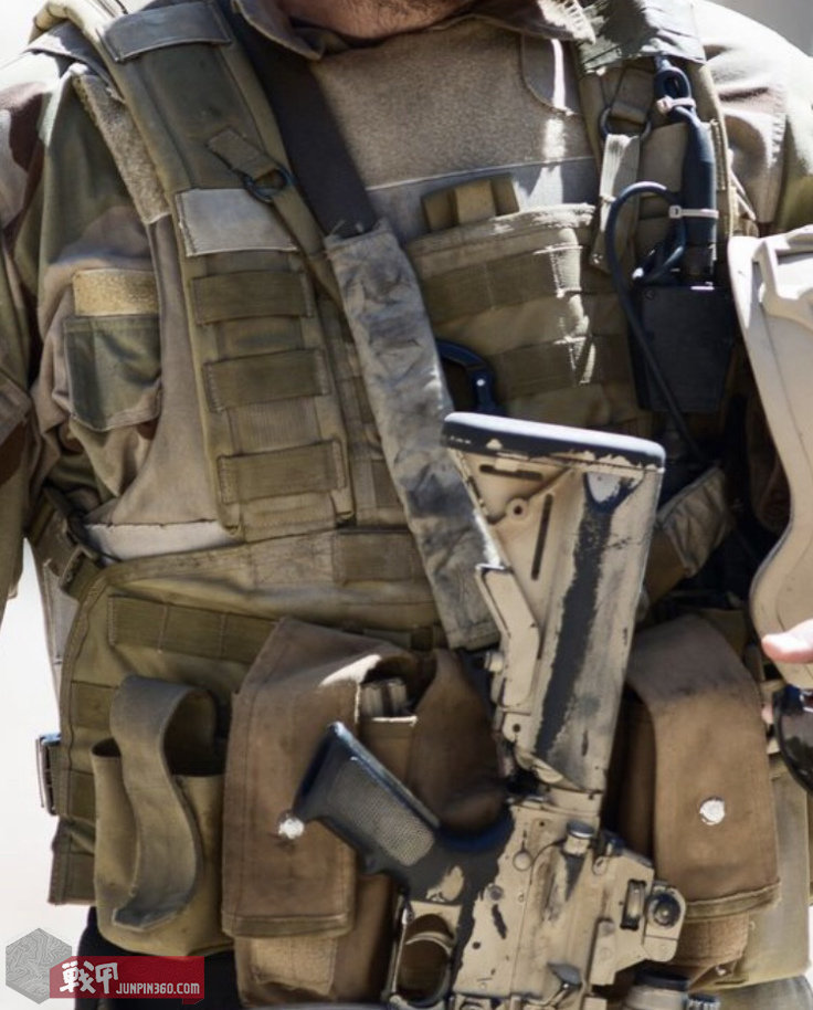 向克里斯凯尔致敬美国传奇狙击手,美国狙击手克里斯凯尔身高