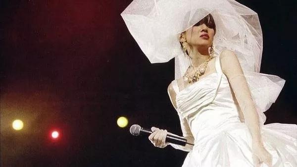 张国荣死亡档案纪实,张国荣去世梅艳芳的表现