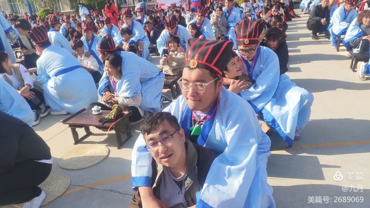 大港八中视频,大港男生十八岁成人仪式