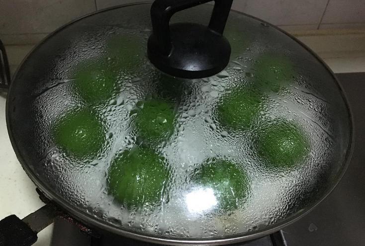教你自己在家做青团口感软糯,青团制作怎么不粘手