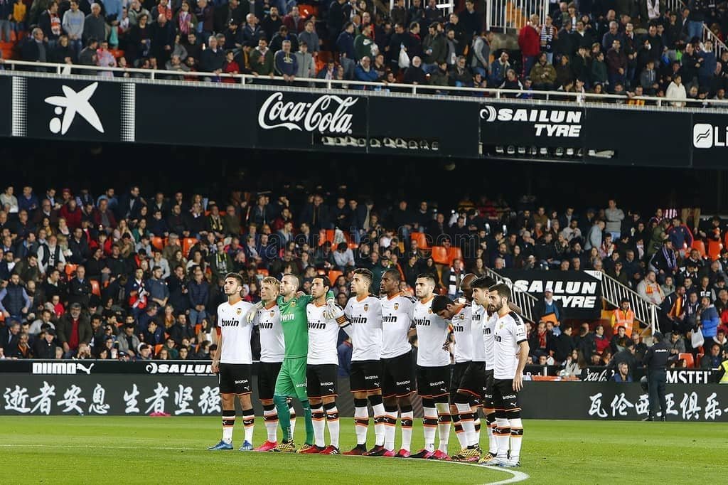 足球场上也有温暖的时刻,足球也有温暖