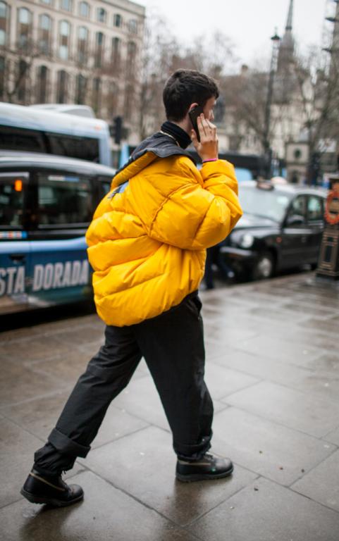 胖男人穿什么颜色的羽绒服,40岁男人穿什么颜色羽绒服好看