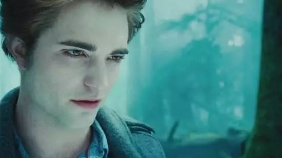 暮光之城贝拉长大后的女儿演员,暮光之城贝拉女儿合成照片