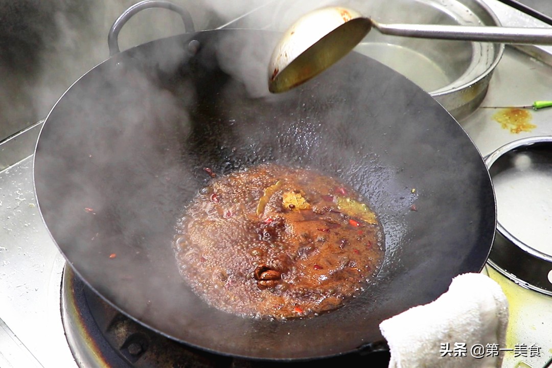 卤牛肉，记住“1腌2泡”牛肉不老不碎有嚼头，方法简单一学就会