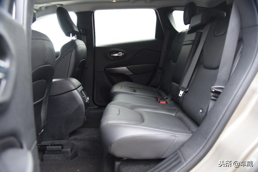 jeep自由光2.0l动力,全新的jeep自由光首要任务