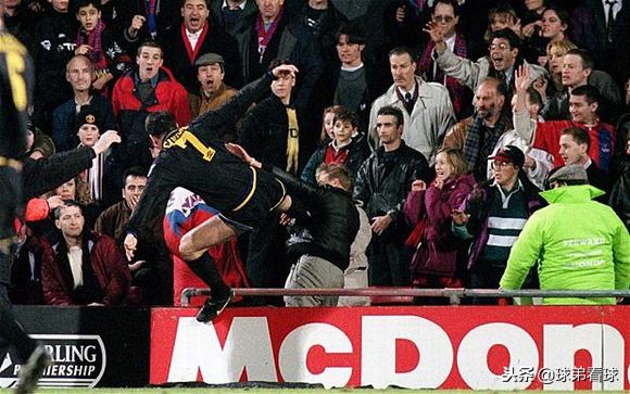 世界足坛十大斗殴事件,世界足坛五大打人事件