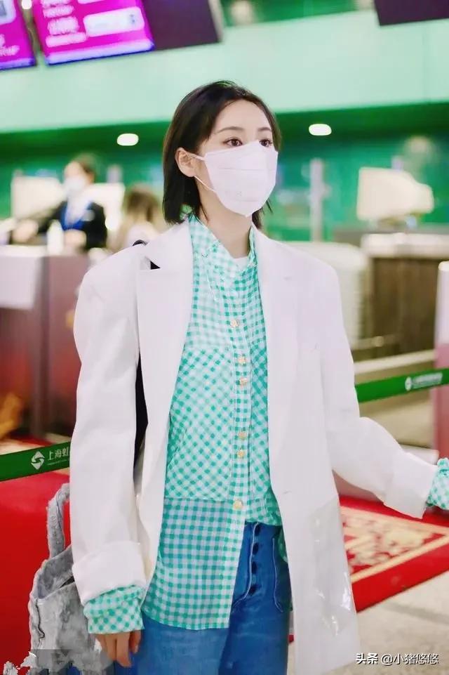 李纯粉色西装搭配图片,李纯穿粉红色西装