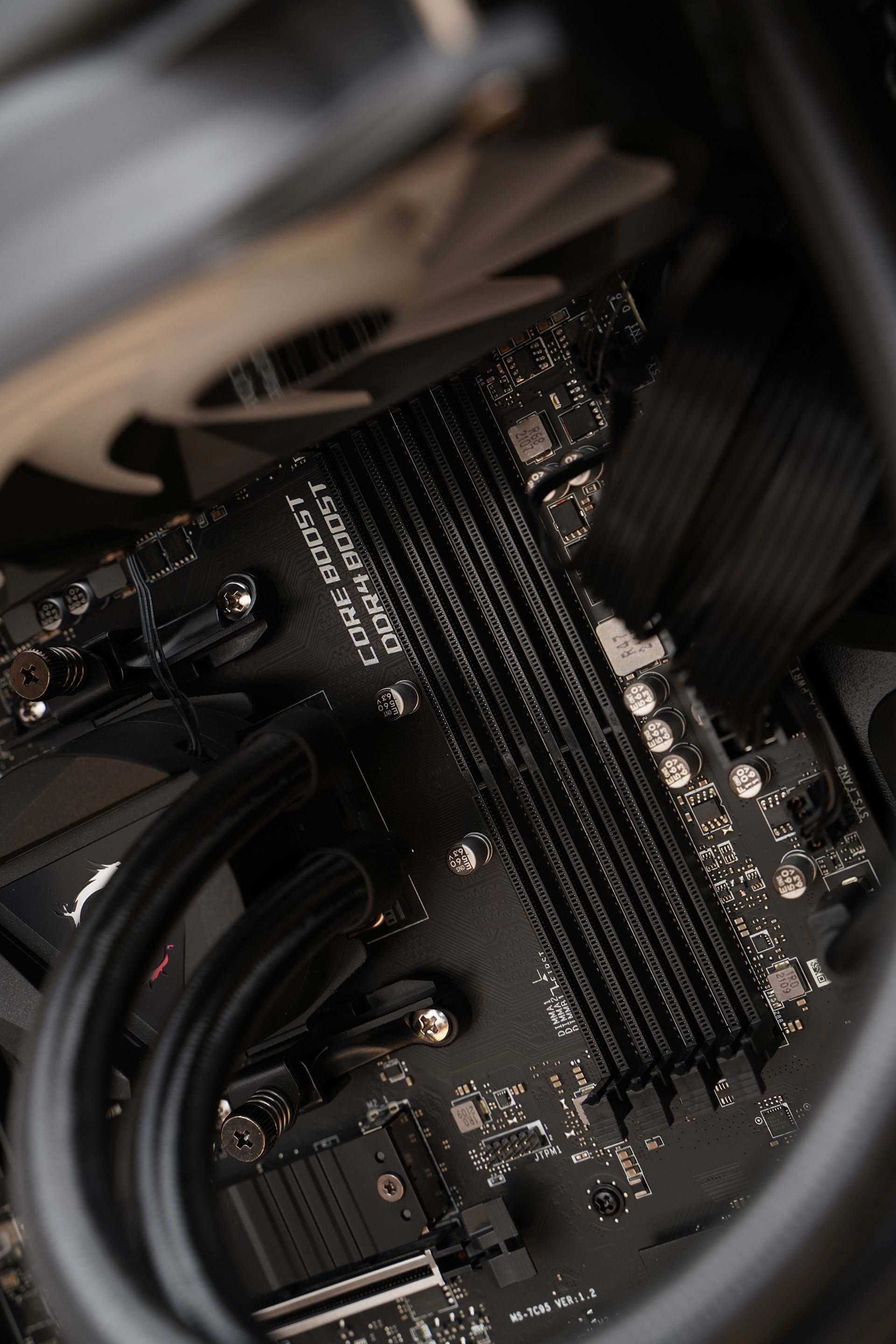 微星宙斯盾z5值不值得买,微星宙斯盾z5支持风扇