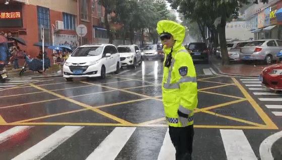 台风玲玲新路径,珠海台风消息最新预报直播