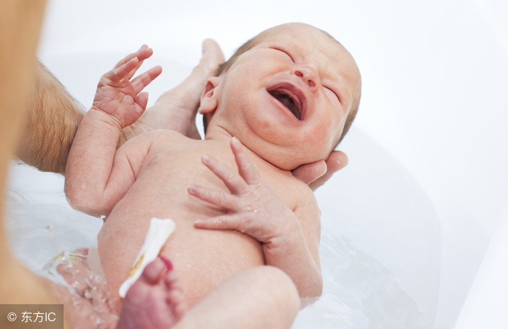 脐带晚剪,脐带晚脱落会有影响吗