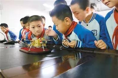 西安入选最幸福城市的新闻发布会,连续十年中国十大最具幸福感城市