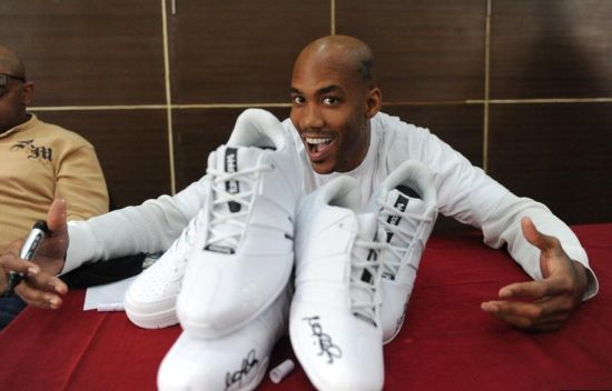 NBA5大球鞋之最：最便宜与最贵球鞋差7000倍，一双黑科技鞋被禁穿