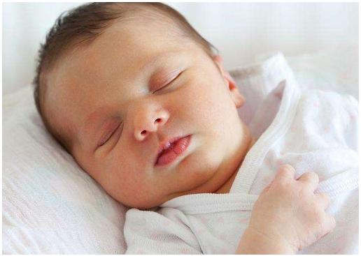 婴儿头型怎么定型好看,婴儿头型怎么睡才是正常头型