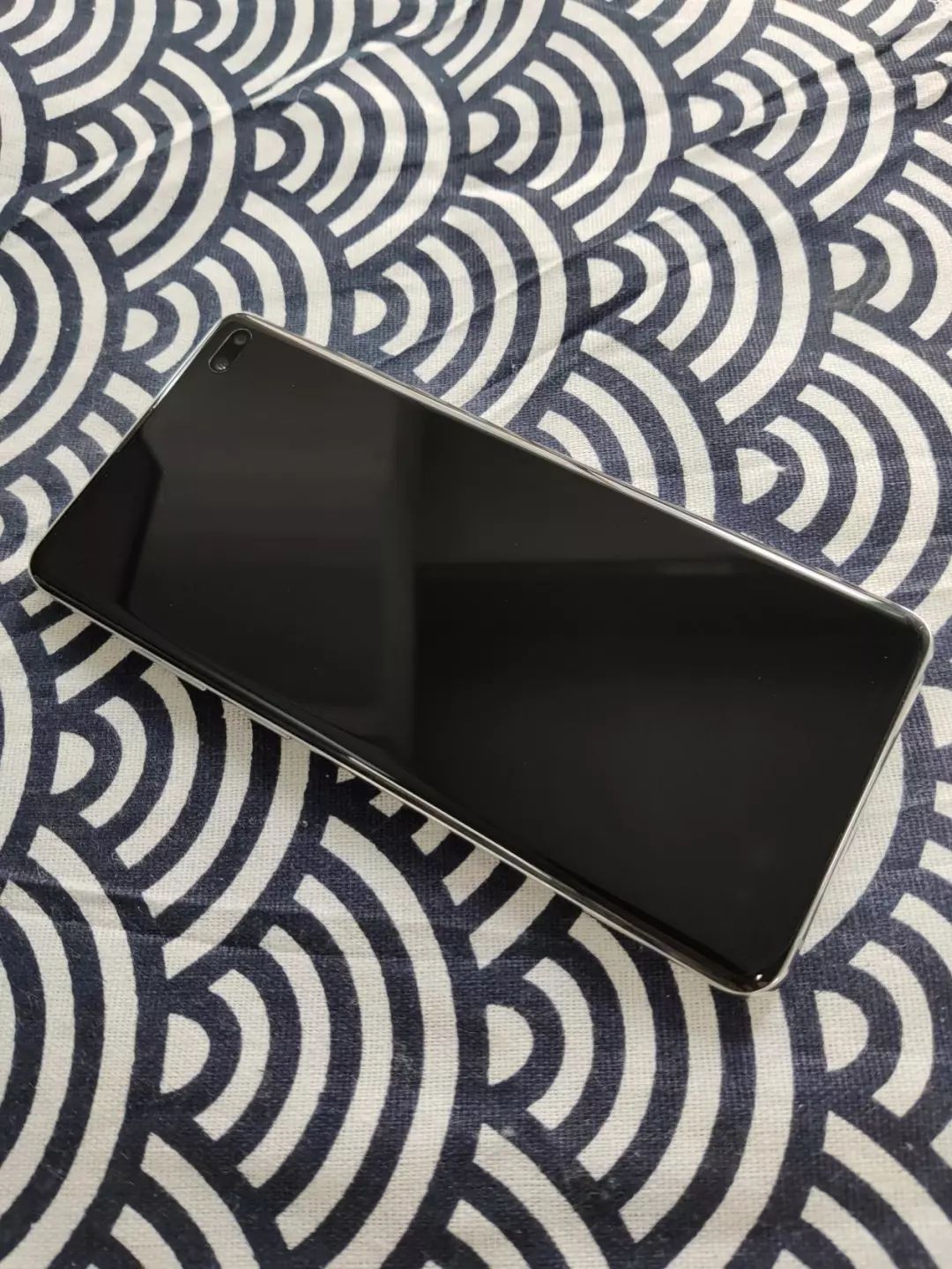 怎么挑选合适的手机膜,各种手机膜的厚度一样吗