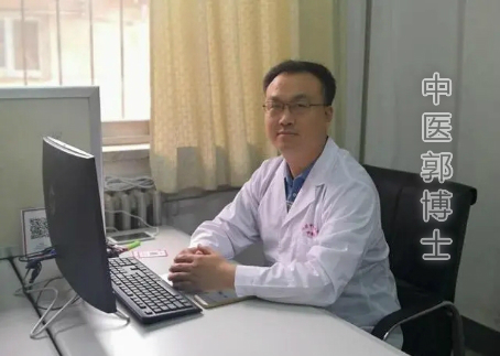 因借酒消愁，左上腹隐痛，腹胀腹泻，中药配合心理疏导，效果更好