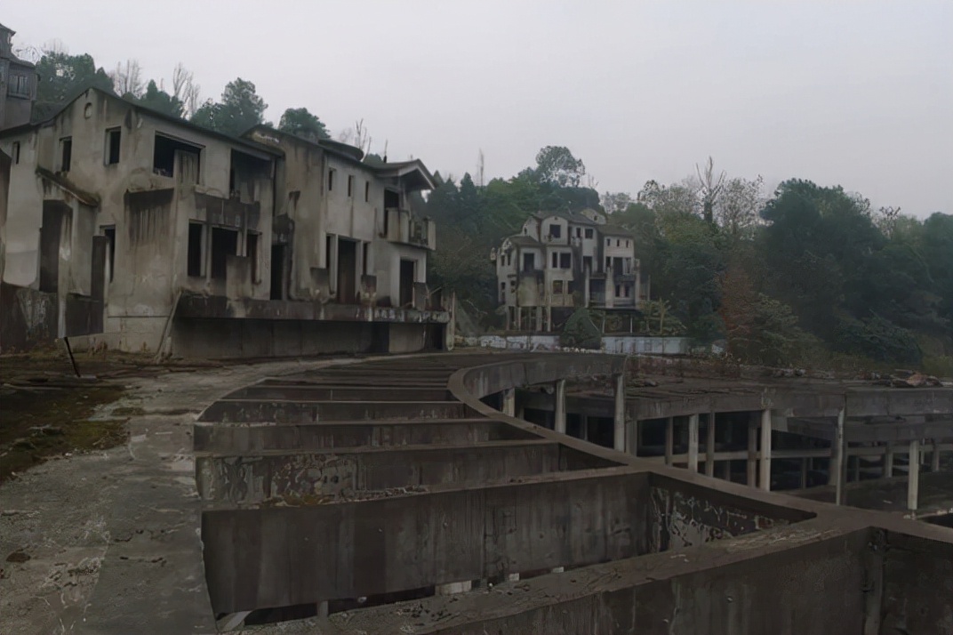 重庆烂尾楼42楼真实照片,重庆烂尾楼鬼城之谜