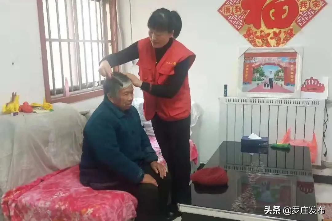 爱心人士捐款助力精准脱贫,爱心企业捐款助力乡村振兴