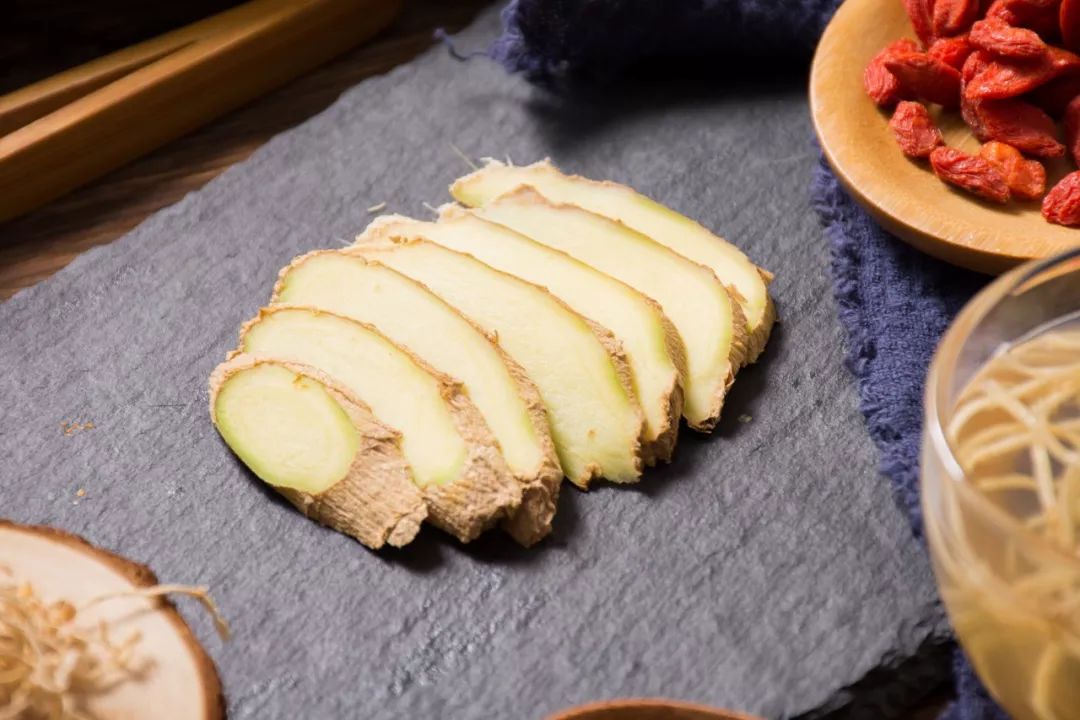 腹痛拉肚子不敢吃东西,腹痛腹泻大便不成型拉得又少