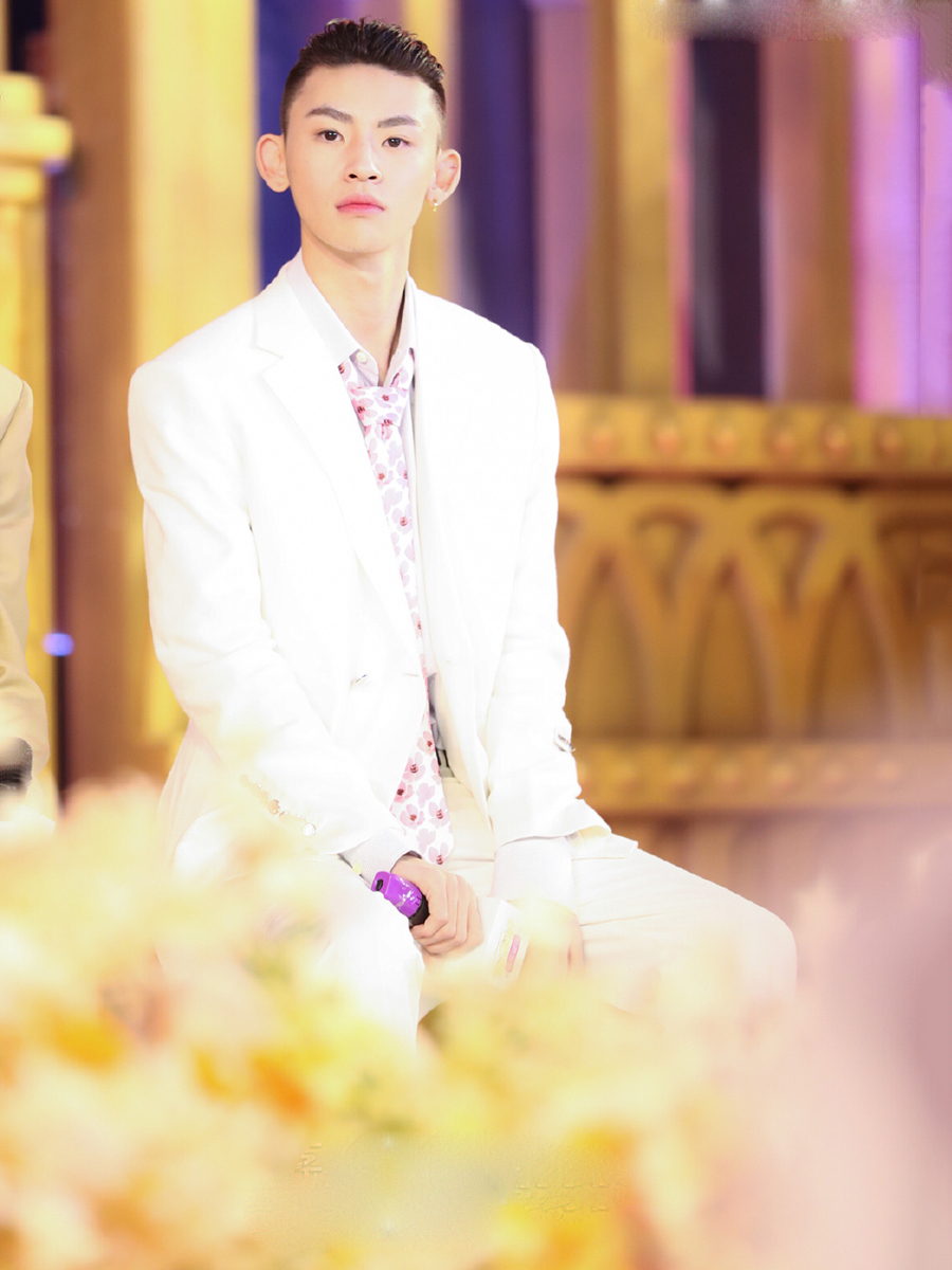 小鬼林彦俊ineedadoctor,林彦俊初舞台发型