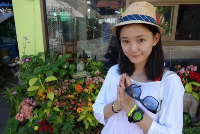 柜姐出道,女明星做柜姐