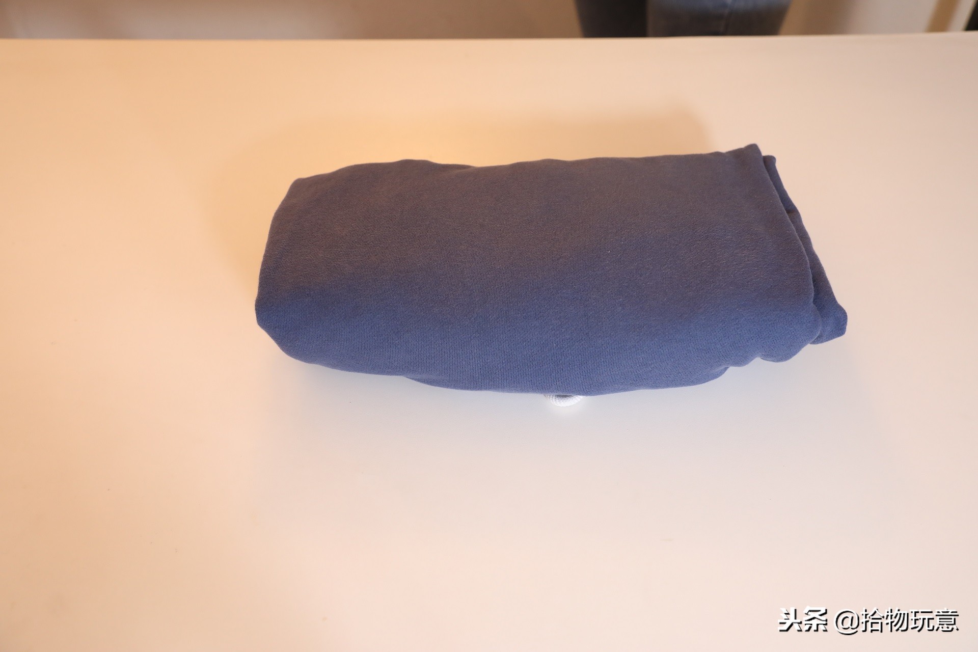 叠衣服整理妙招,叠衣服上衣收纳整理技巧