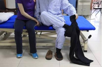 偏瘫居家康复训练方法,偏瘫患者一天做几次康复训练视频