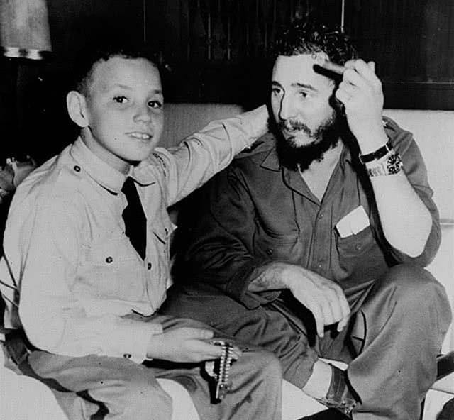 卡斯特罗将长子踢出继承人选，2011年卸任后，让80岁的弟弟接班