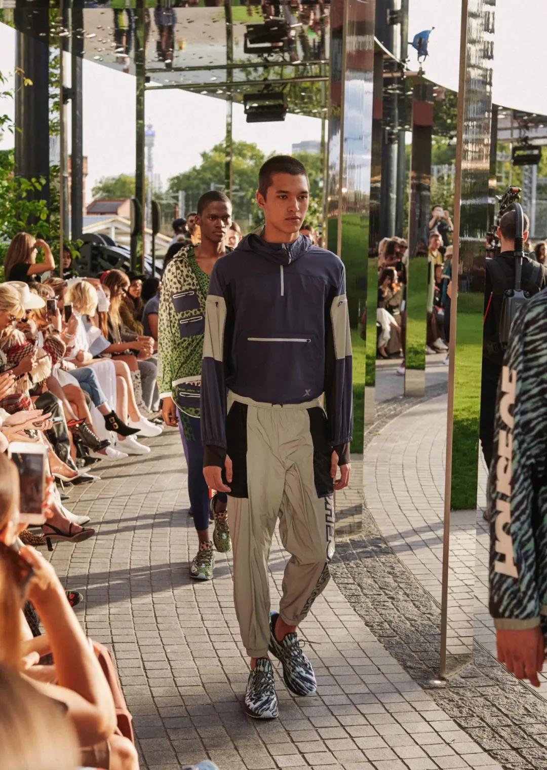 特步和nike有什么关系吗 (特步发布会上说自己可以匹敌nike)