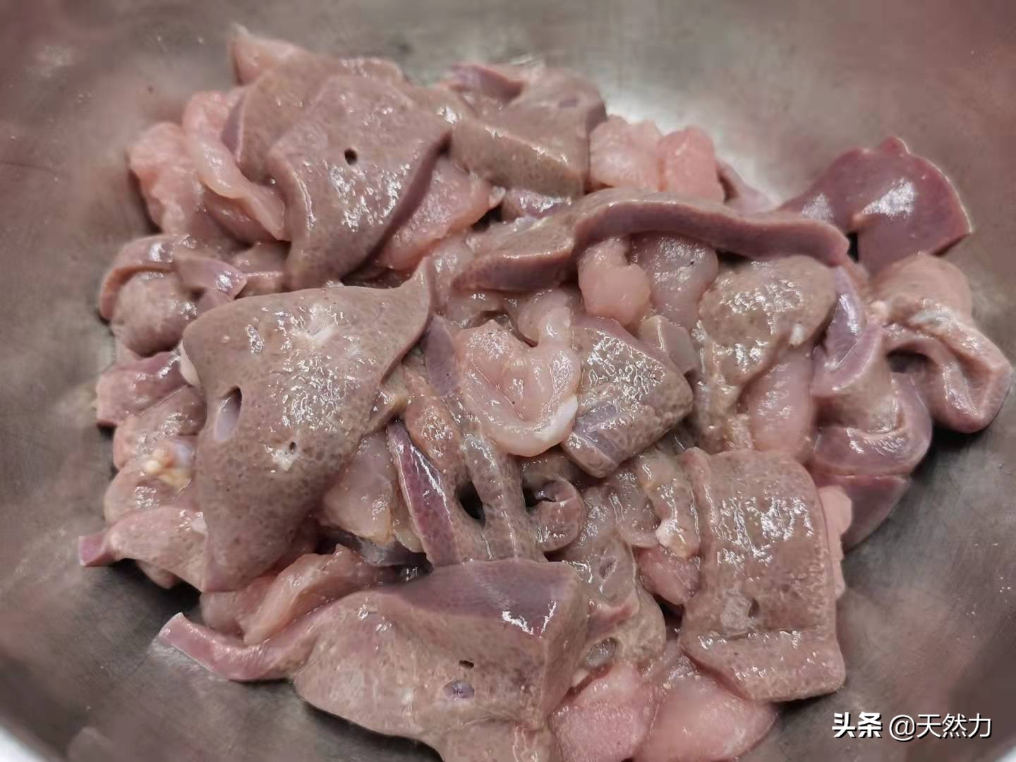 猪肝汤怎么做又嫩又不糊汤,猪肝汤要怎么做才脆爽