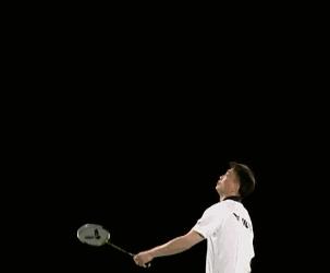 羽毛球高远球如何发力才正确,注意这4个动作让击球不再啃地