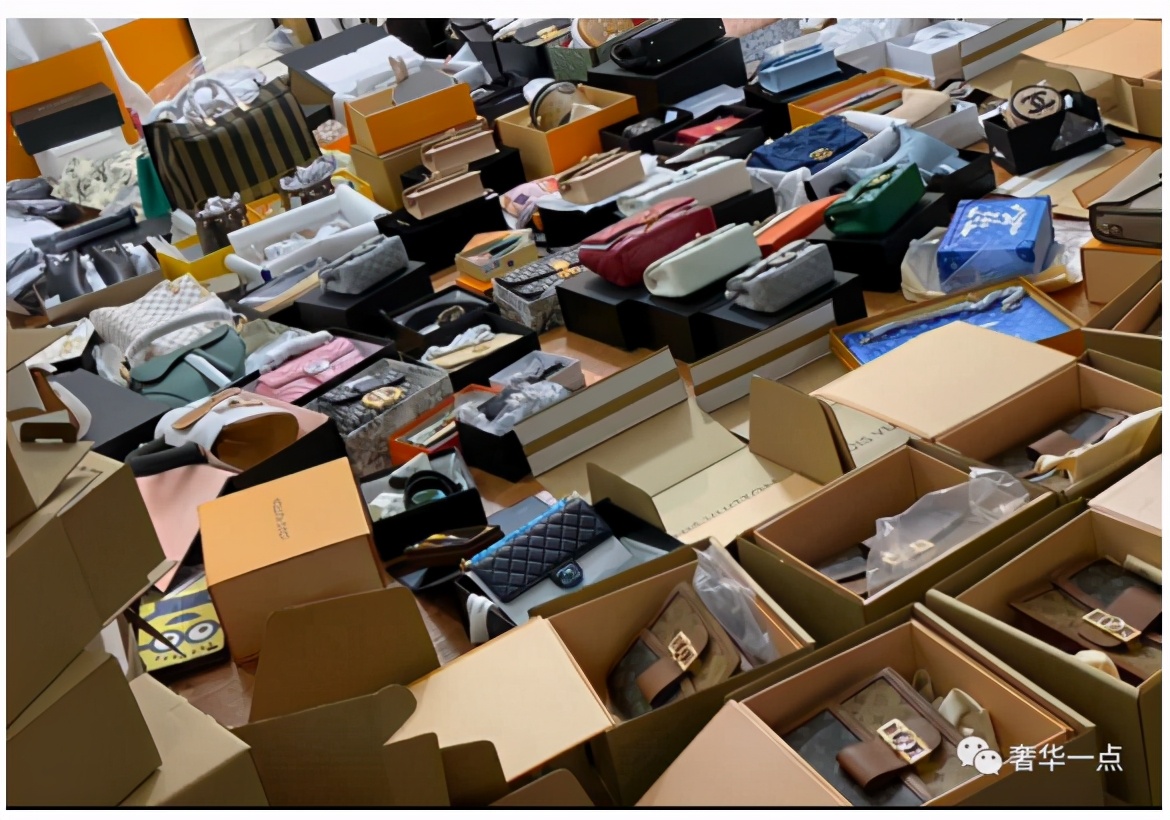 mcm背包哪款实用,mcm背包红色布艺