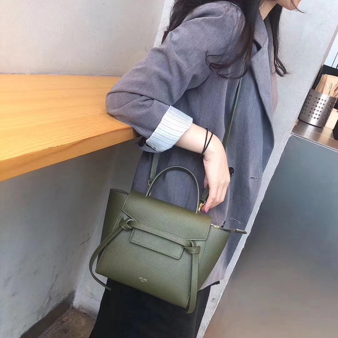 第一次入手奢侈品包包lv,第一次买奢侈品包包哪个牌子适合