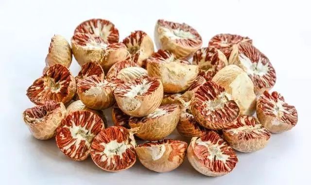 男子多年咀嚼槟榔半张脸被切除,吃槟榔割了半边脸张不开嘴