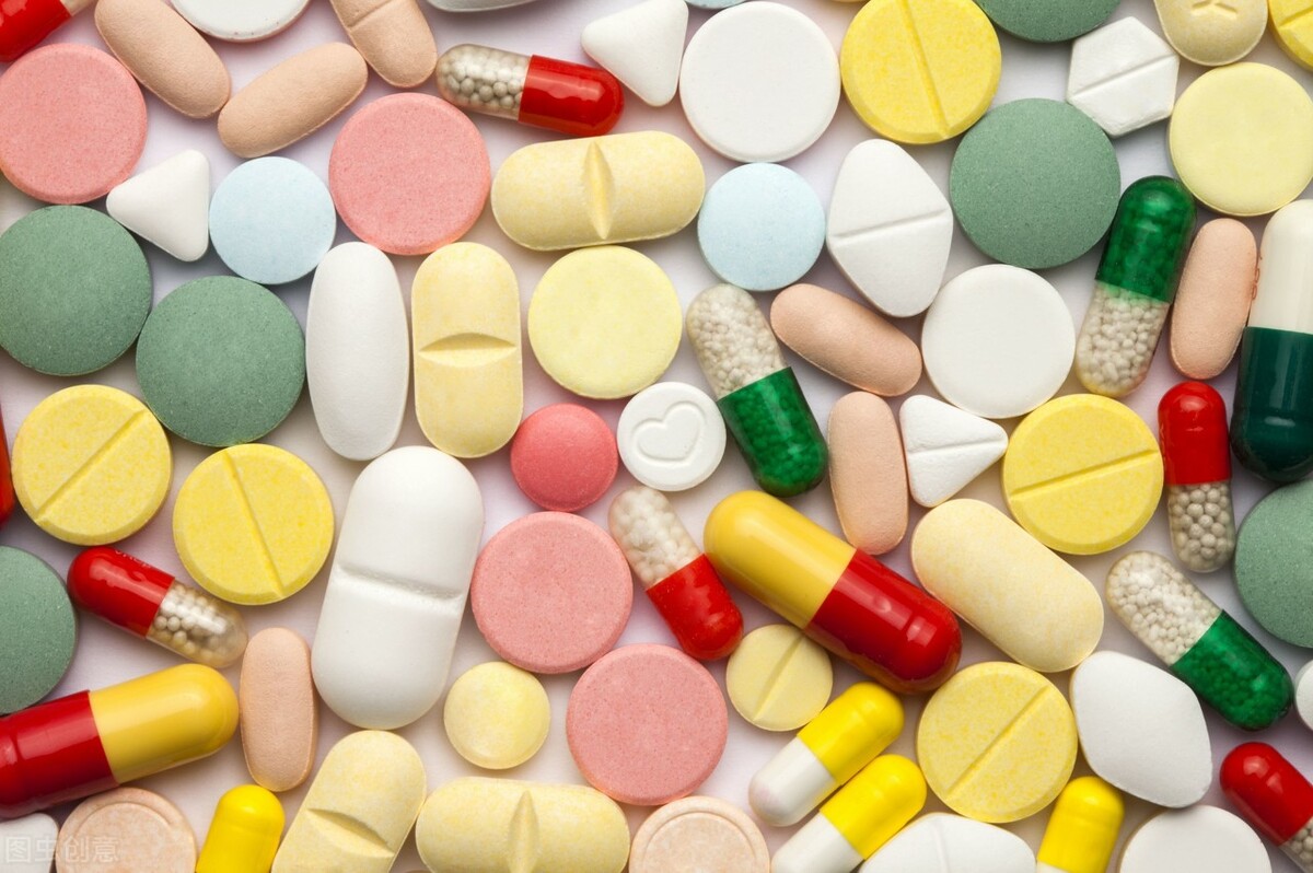 狗狗呕吐拉稀没精神不吃东西发抖,狗狗只呕吐不拉稀是什么原因