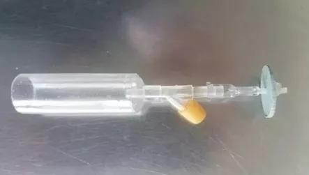 关于曲颈易折安瓿瓶划伤左手的思考