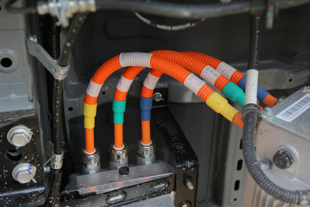 宏光miniev底盘,五菱宏光miniev升高底盘