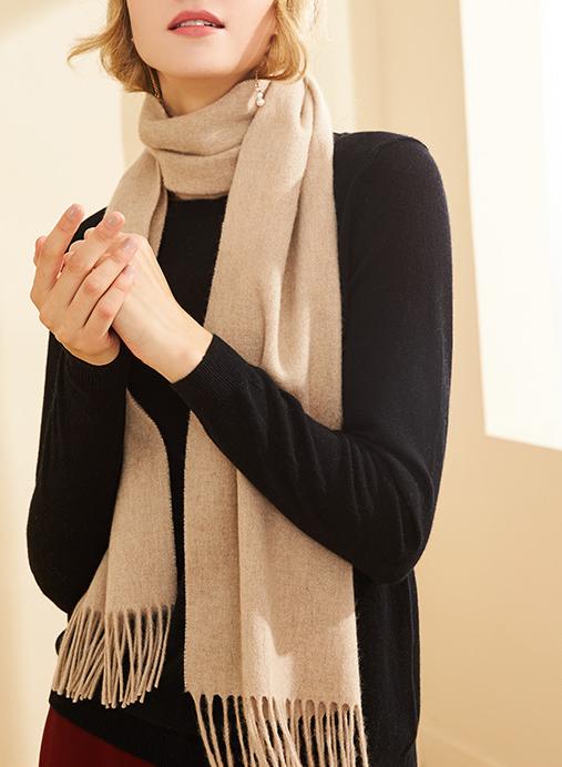 10款平价时髦又保暖的围巾,羊绒毛线围巾最新款最好看的