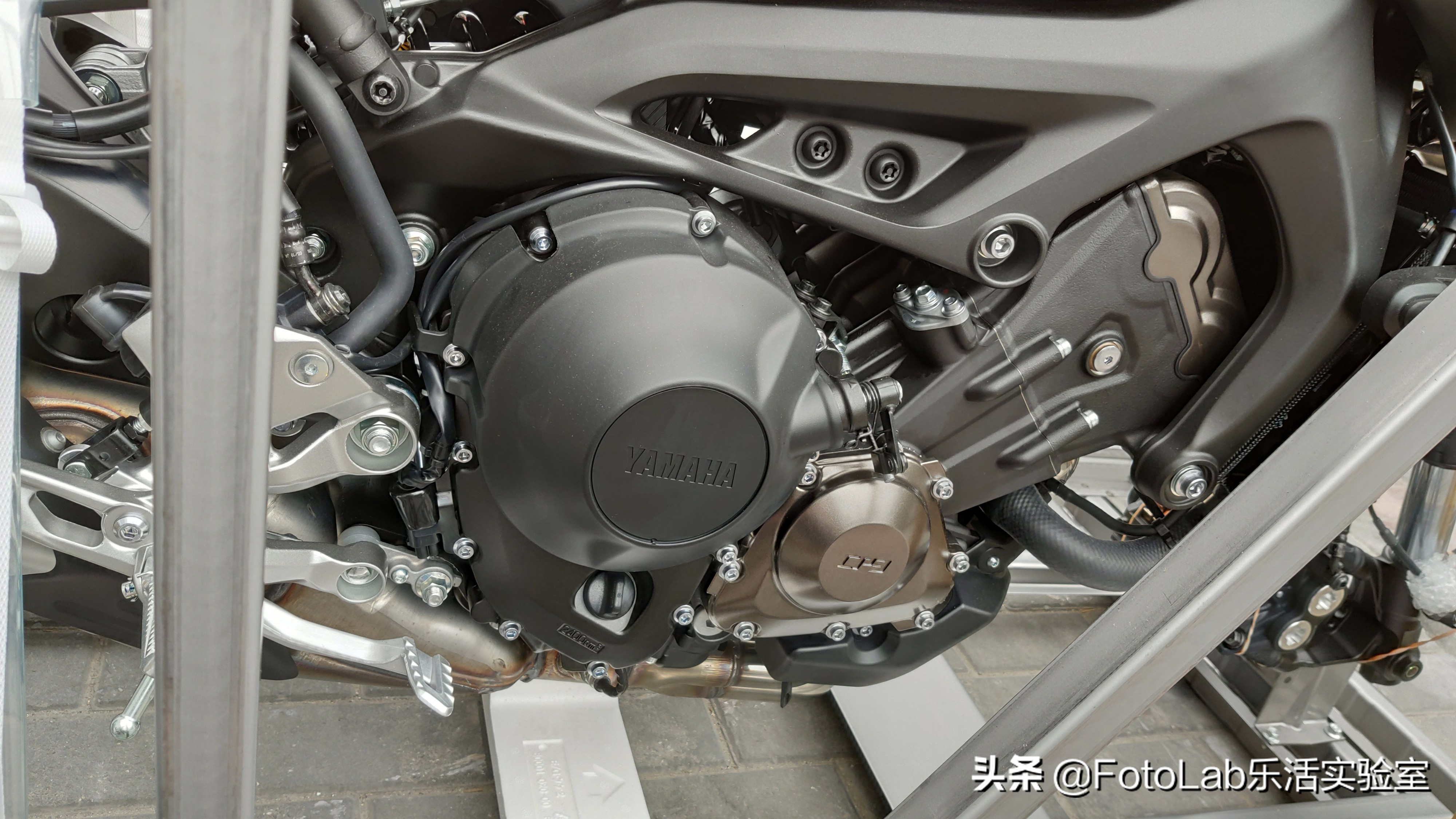 雅马哈扭力大师mt09新版,无马力限制雅马哈mt09极速测试