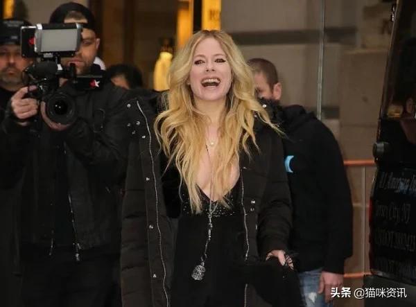 艾薇儿现状曝光,艾薇儿曾经有多火