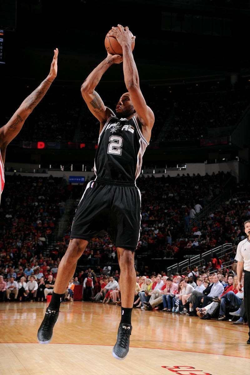 中距离，昂扬不灭——说说篮球场上最古典的*局破**艺术