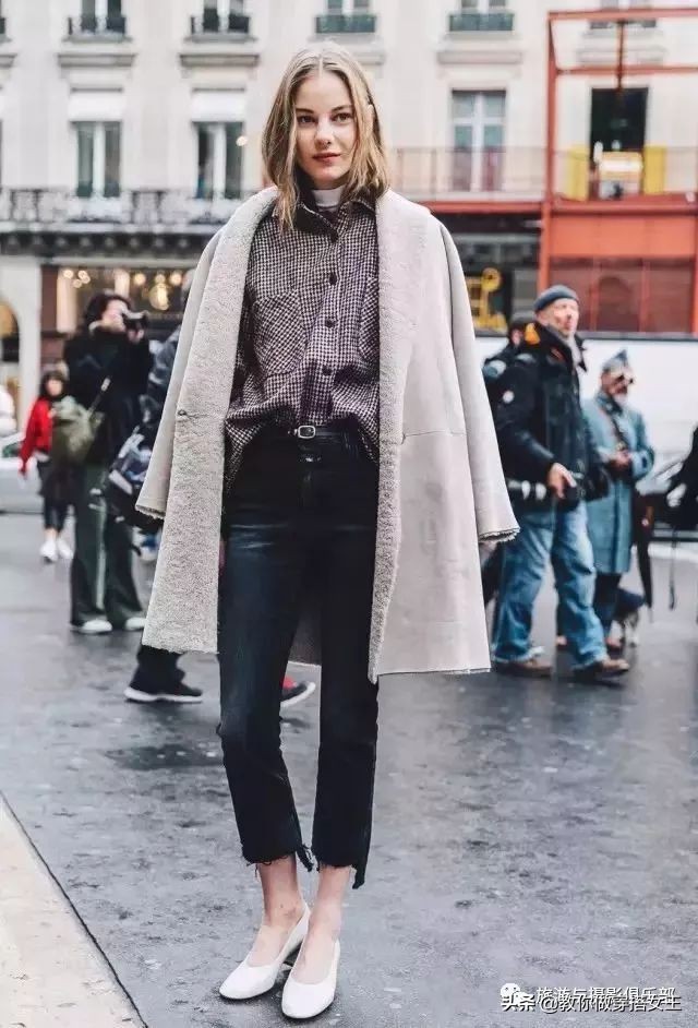 毛衣衬衫高雅上档次,毛衣搭衬衫怎么穿