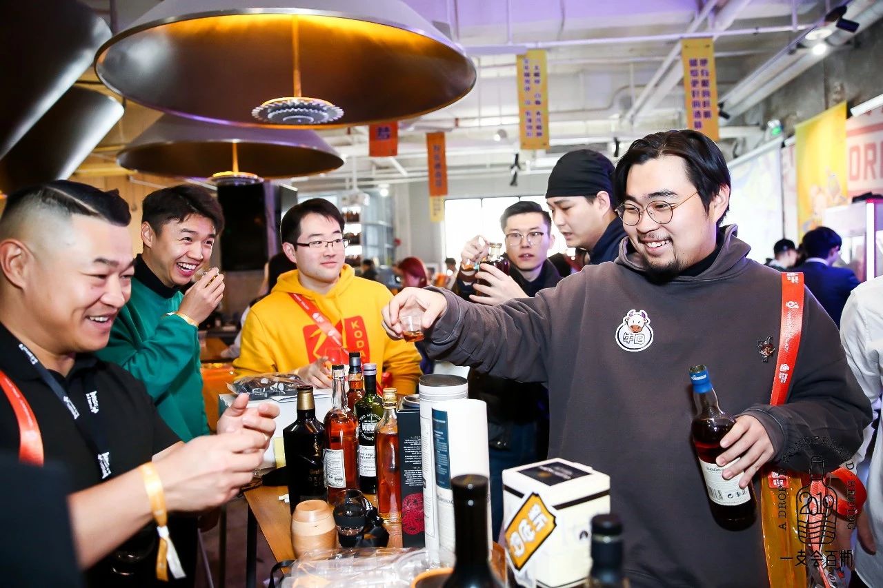 omg加工视频大全,omg夺冠高燃酒吧介绍