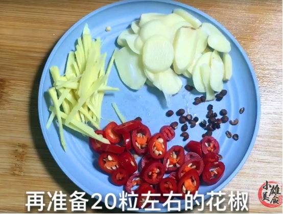 炒猪血猪血要过水吗,炒猪血不放姜