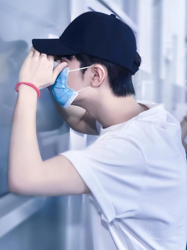 你会戴黄金首饰吗,什么类型的手链可以戴右手