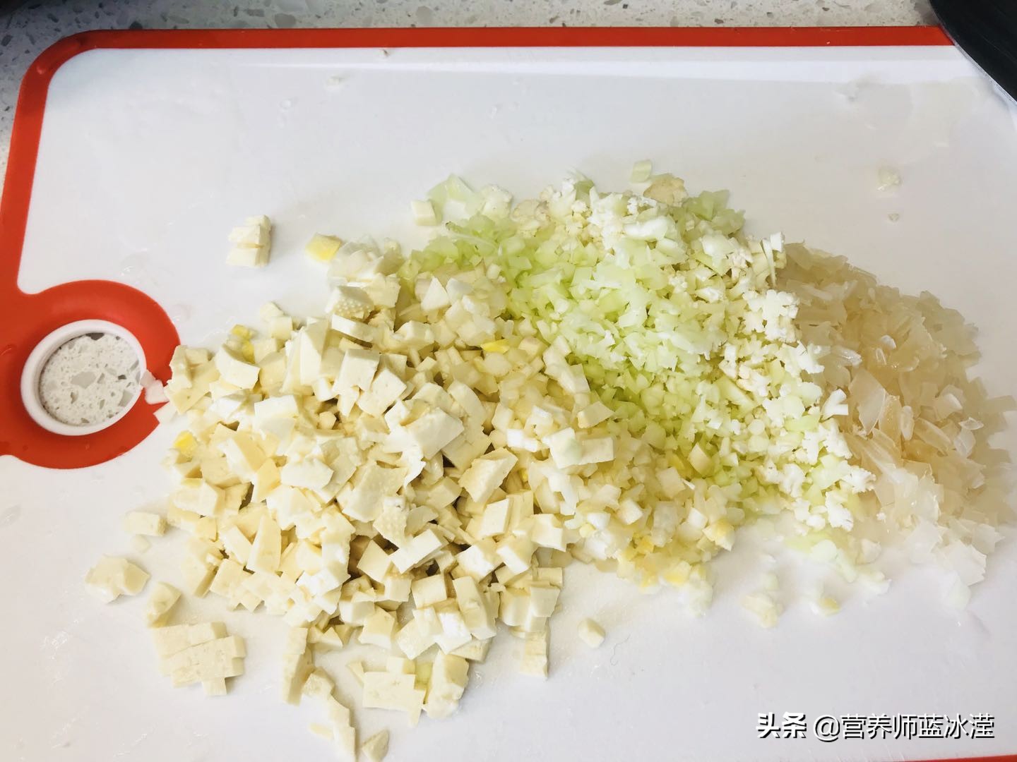 宝宝便秘怎么办？五种食材帮娃润肠通便