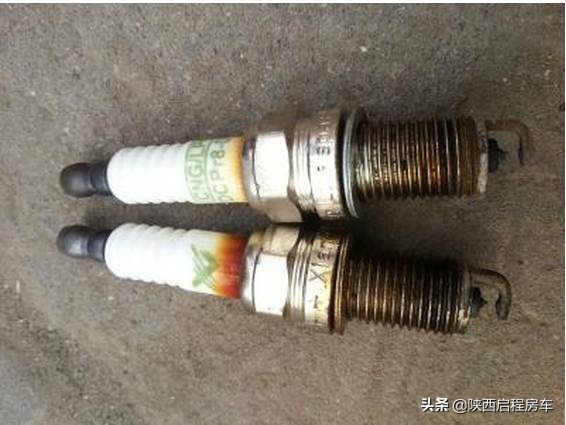 火花塞一次需要换4个吗,火花塞为啥四个一起换