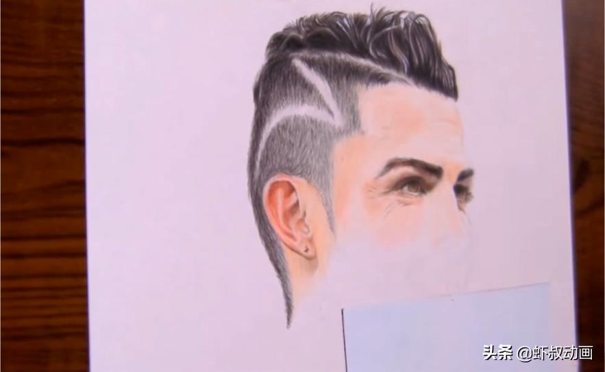 最简单的c罗画法怎么画,彩铅画c罗